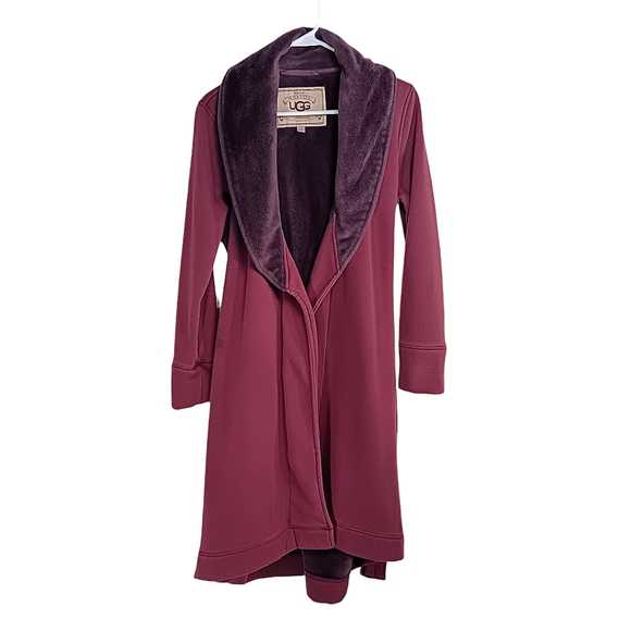 UGG Women's Duffield II Robe Wild Grape and Burgundy Size Small, Great Condition - Picture 2 of 11